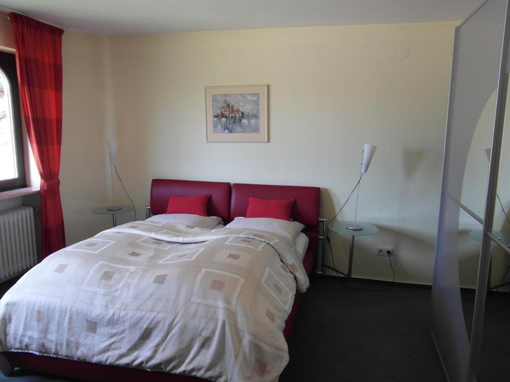 Castello Bianco Hotel Wadern Buitenkant foto