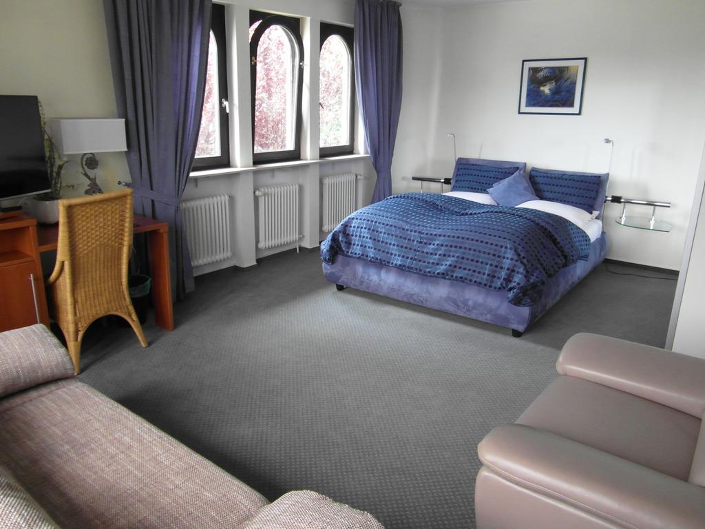 Castello Bianco Hotel Wadern Buitenkant foto
