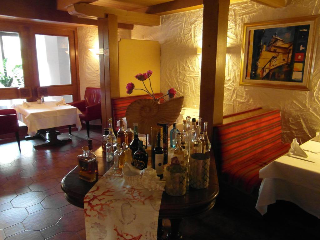 Castello Bianco Hotel Wadern Buitenkant foto
