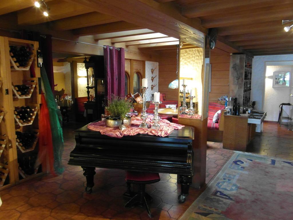 Castello Bianco Hotel Wadern Buitenkant foto