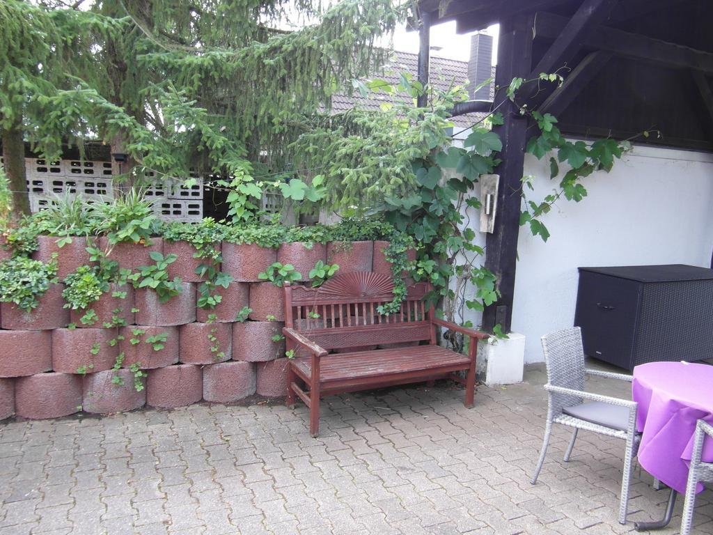 Castello Bianco Hotel Wadern Buitenkant foto