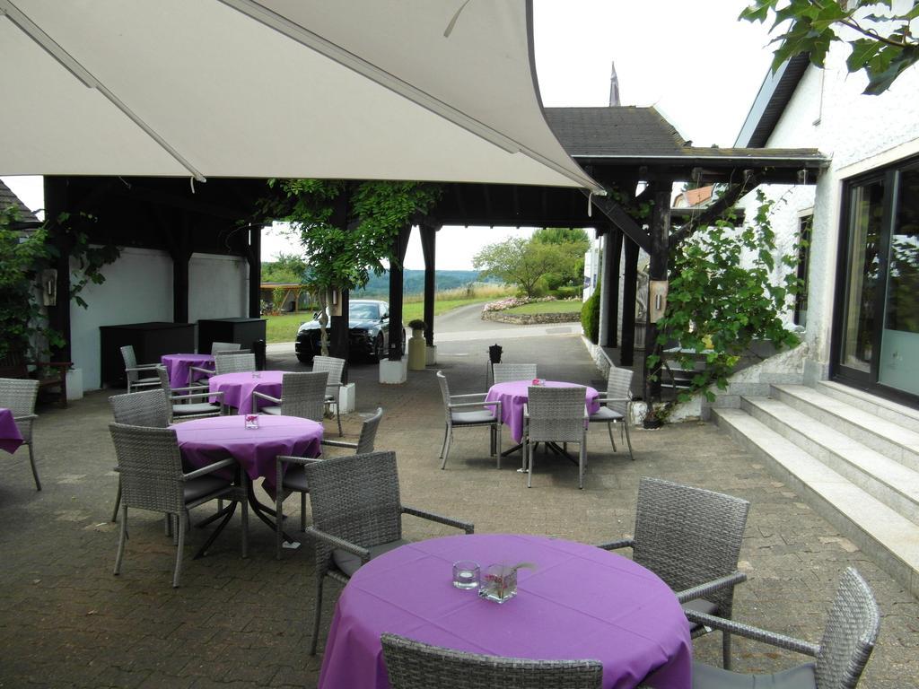 Castello Bianco Hotel Wadern Buitenkant foto